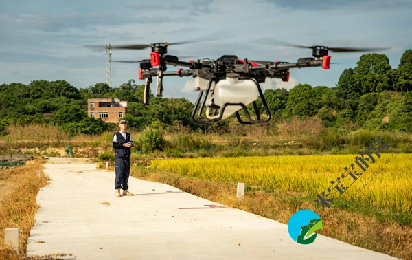 极飞ARC3 Pro双手遥控器，专为农事作业设计