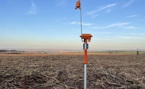 人工智能利用环境数据向自主式约翰迪尔机器发送指令